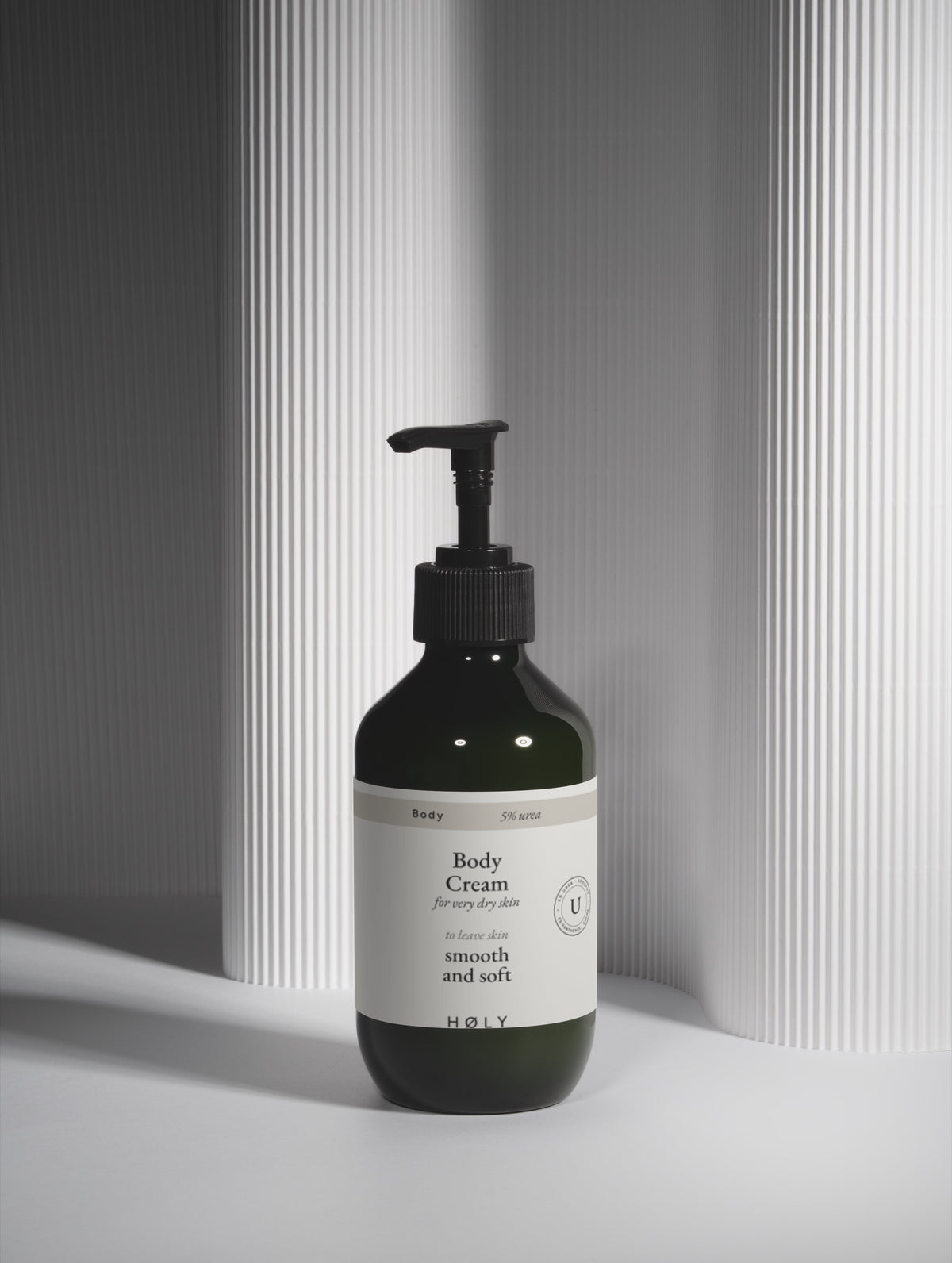Body Cream for Very Dry Skin, Green Bottle, column scene