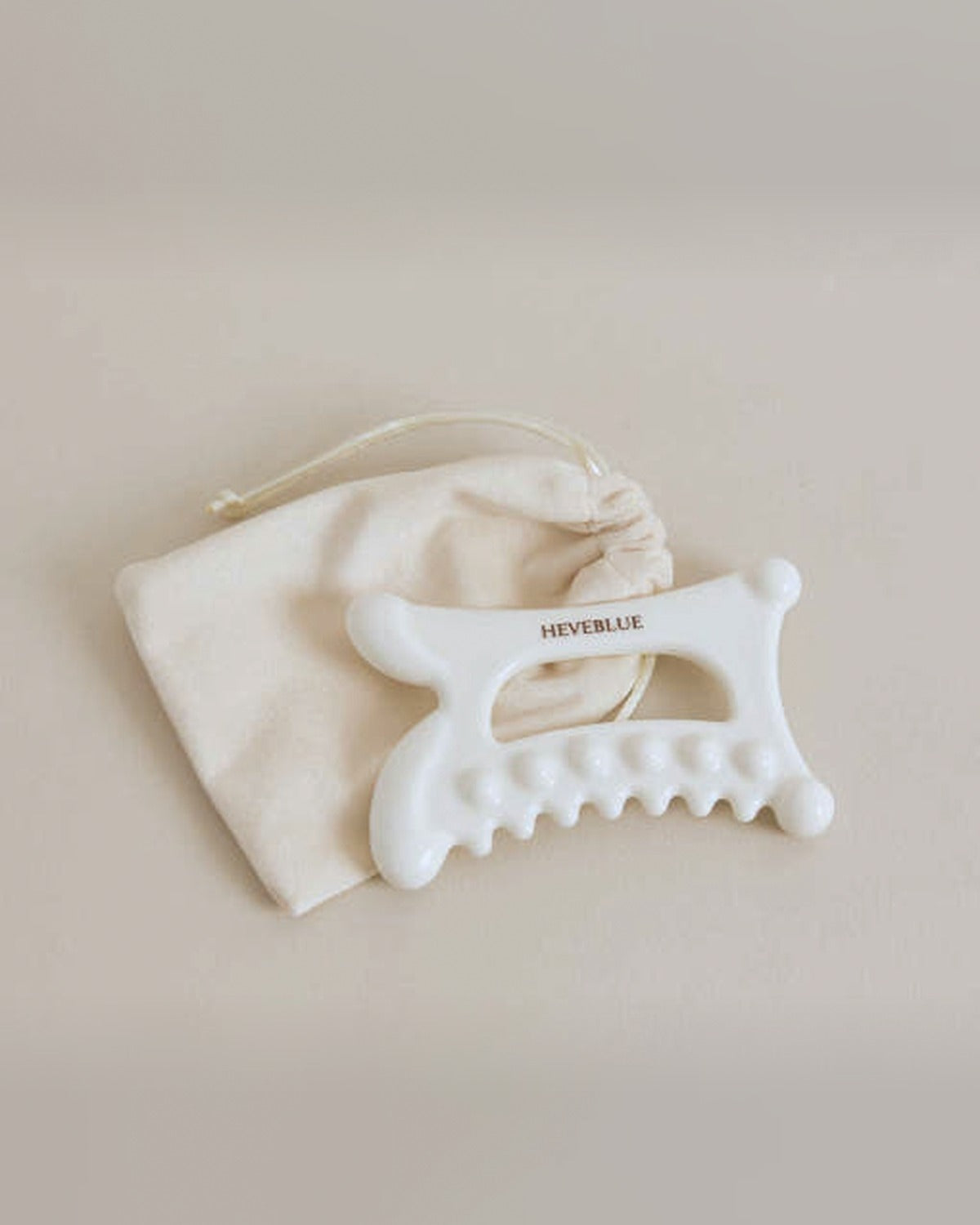 HEVEBLUE Natural White Clay Homecare Relaxing Gua Sha - tonal render