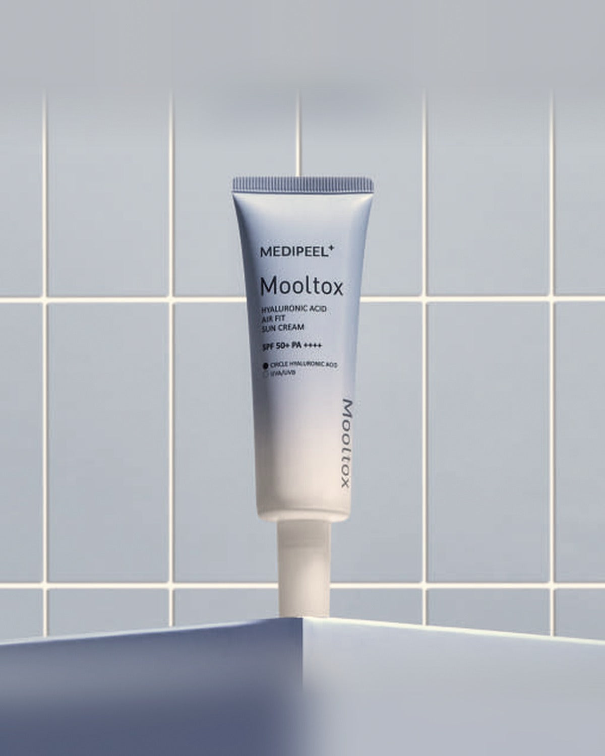 MEDIPEEL Hyaluronic Acid Mooltox Air Fit Sun Cream SPF 50+PA++++ 50ml - tonal render