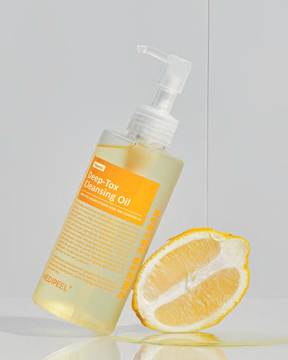 MEDIPEEL Vitamin Deep-Tox Cleansing Oil 200ml - tonal render