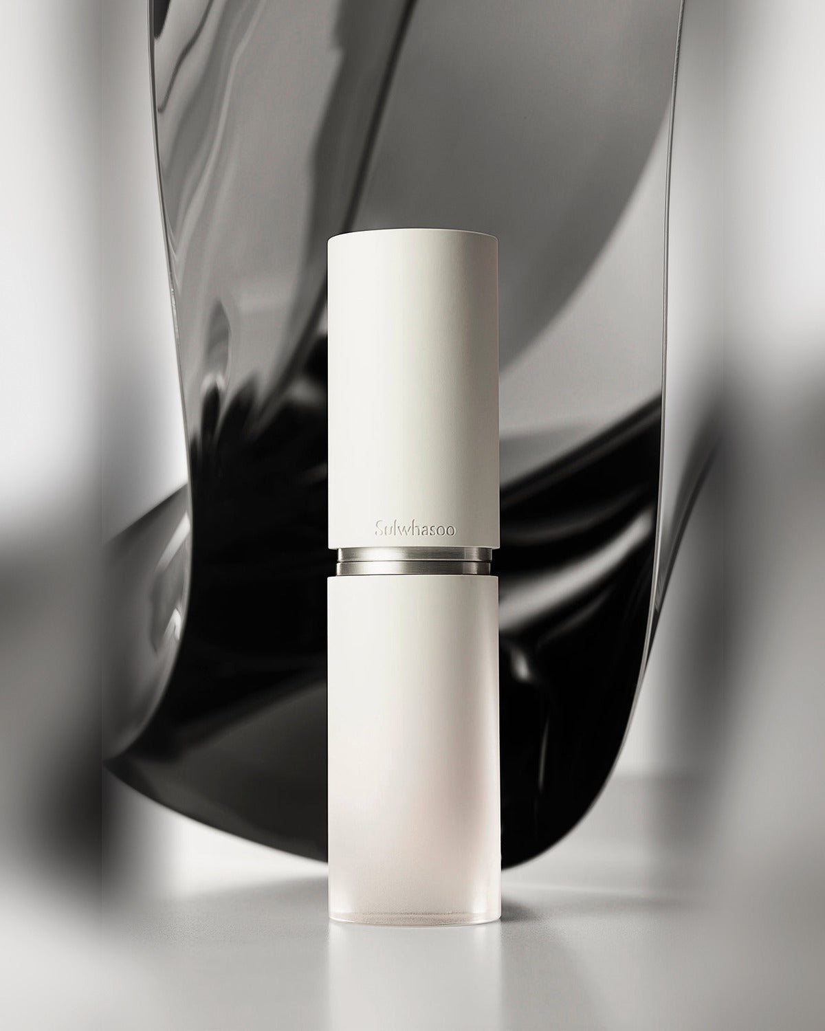 Sulwhasoo The Ultimate S Serum 50ml - tonal render